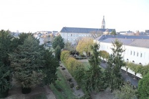 Parvis_photo_angers_2_le_BonPasteur